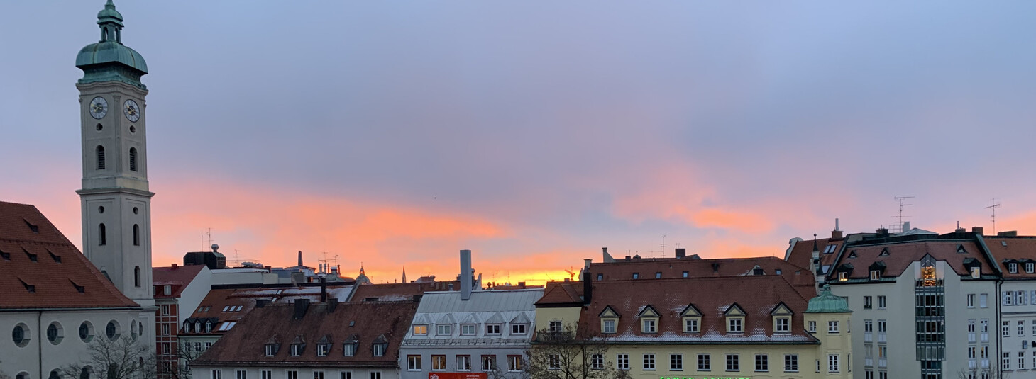 Ausblick aus dem LOUIS Hotel auf den Viktualienmarkt in München