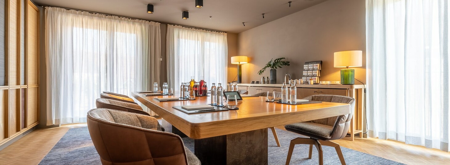 Boardroom l LOUIS Hotel Munich LOUIS Hotel Meeting Room Conference Munich Boardroom full equipment conference table and chairs