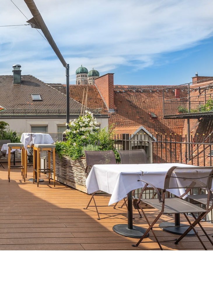 The LOUIS Roof Terrace, Bar, Restaurant und Eventlocation mit Weitblick in München