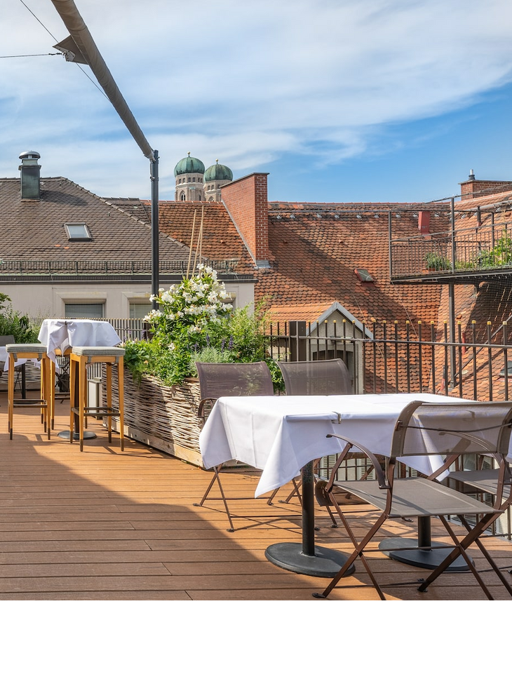 The LOUIS Roof Terrace, Bar, Restaurant und Eventlocation mit Weitblick in München