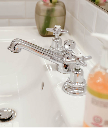 Sink detail in the bathroom LOUIS Hotel Munich