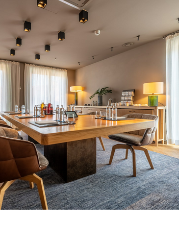 LOUIS Hotel Meeting Room Conference Munich Boardroom full equipment conference table and chairs