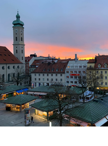 Ausblick aus dem LOUIS Hotel auf den Viktualienmarkt in München