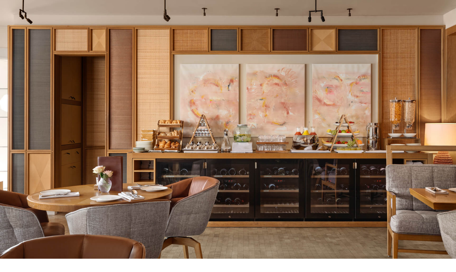 Breakfast room at the LOUIS Hotel München Breakfast room at the LOUIS Hotel München