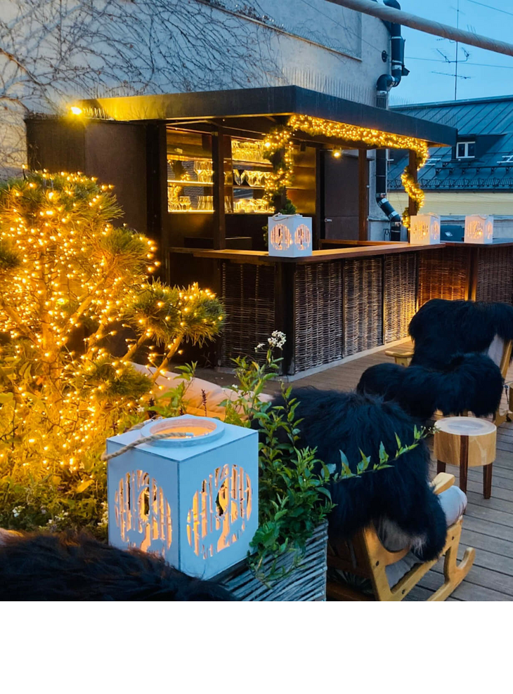 Roof terrace of the LOUIS Hotel Munich decorated for Christmas